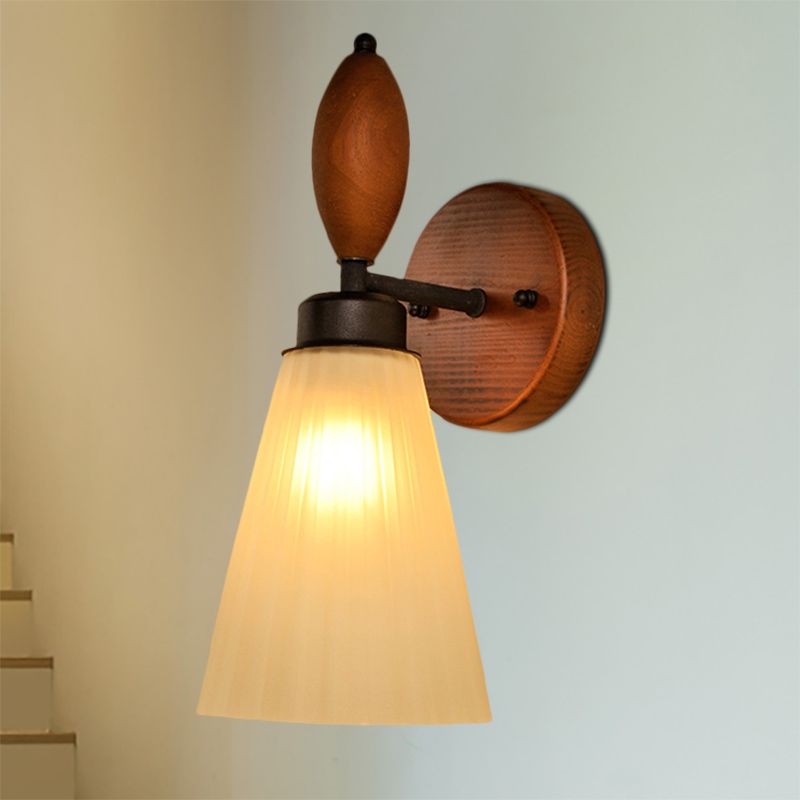 Frosted Glass Conic Wall Mounted Lamp Modern Stijlvol 1 licht roodbruine SCONCE Licht met houten achterplaat