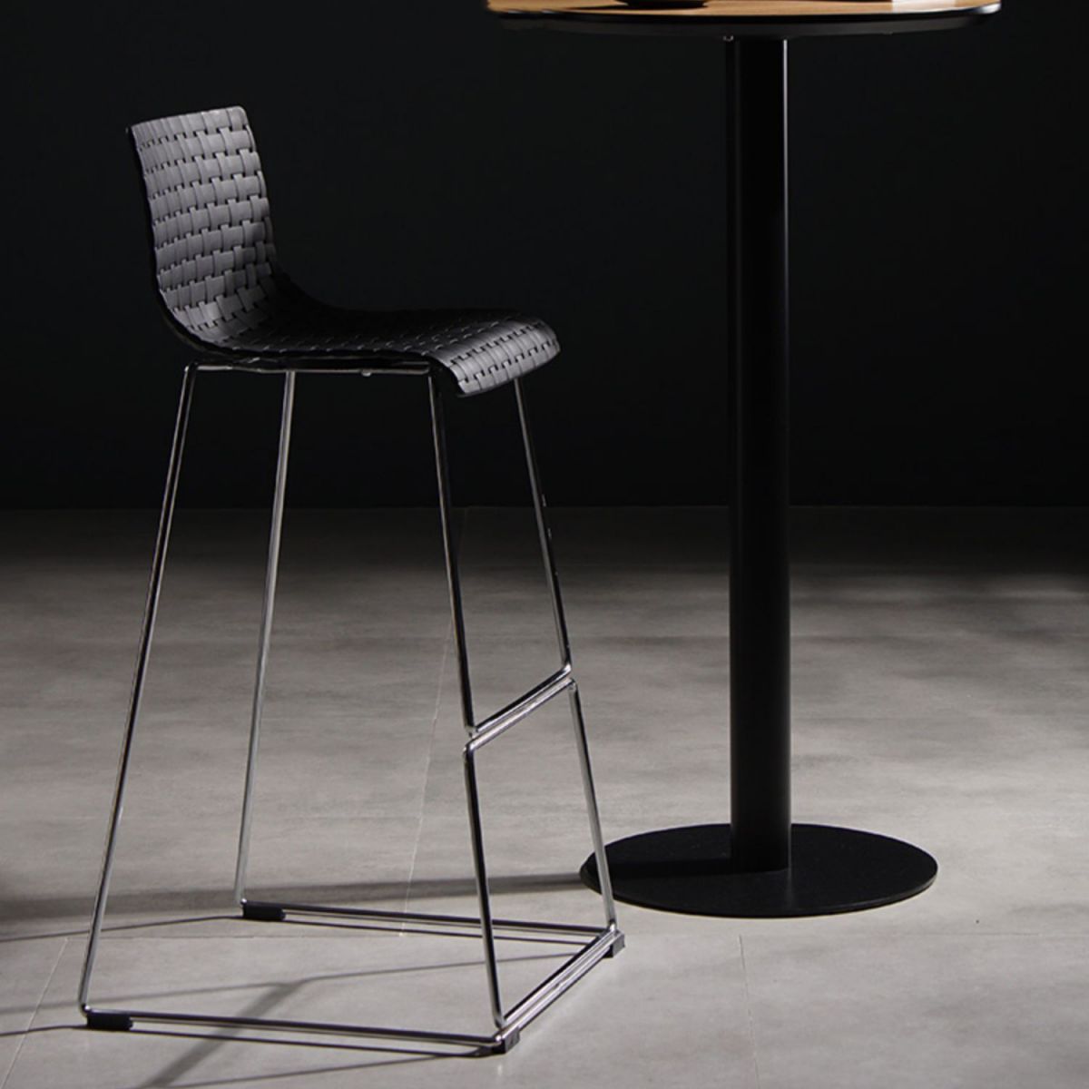 Industrial Bar-stool Plastic Counter Bar Stool for Kitchen Bar with Metal Legs