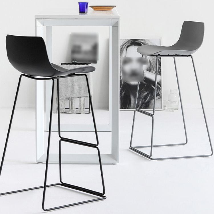 Modern Style Plastic Armless Stools Low Back Counter Stools with Metal Base
