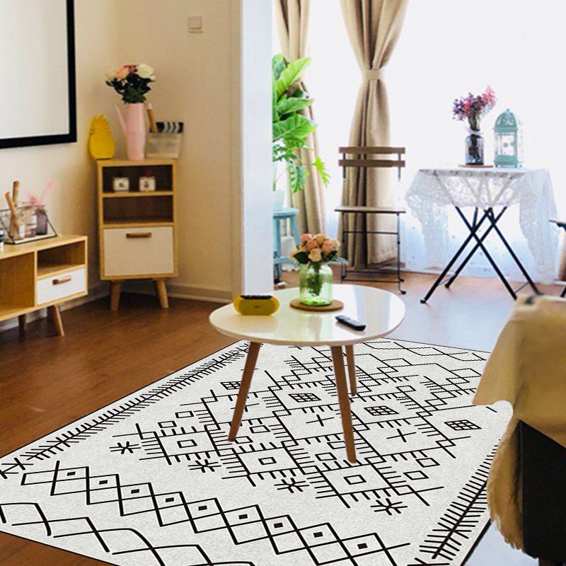 Bohemian Tribal Geometric Pattern Rug Light Grey Polyester Rug Machine Washable Non-Slip Backing Area Rug for Living Room