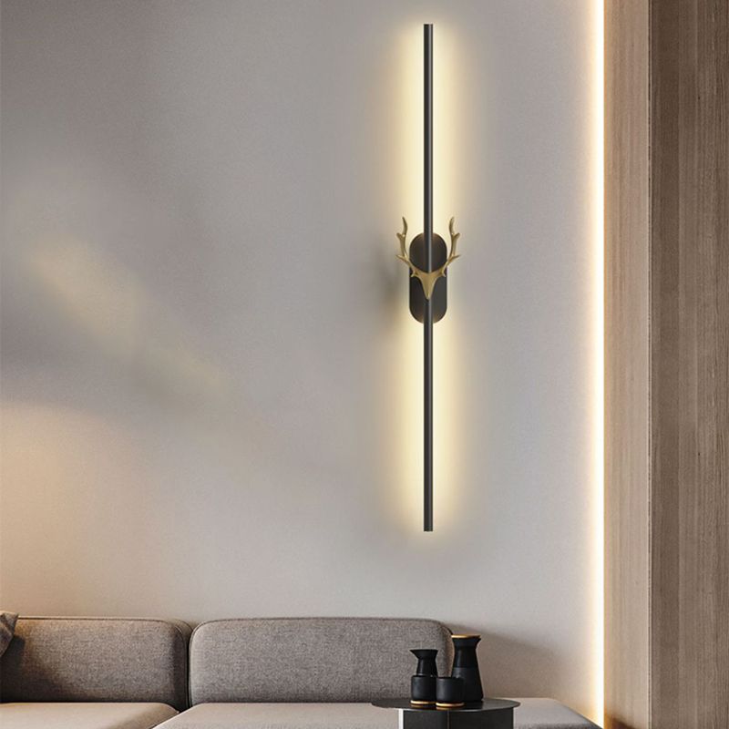 Modern Style Linear Shape Wall Sconce Metal 1 Light Sconce Lighting in Black for Bedroom