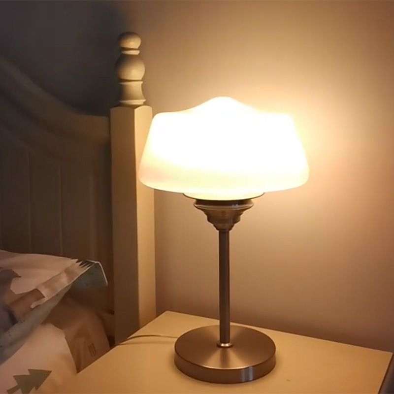 Empire Shade Table Table Lampe nordique Satin Amber Verre 1 Head Living Room Table Light