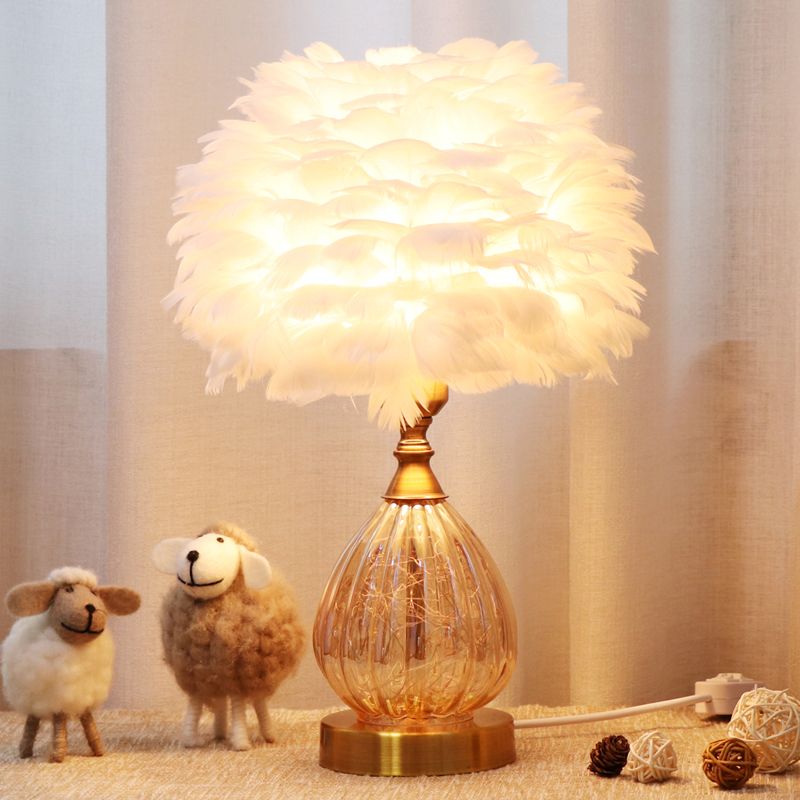 Blanc Global Desk Light Moderniste 1 Light Table de table de plumes légères avec base effilée