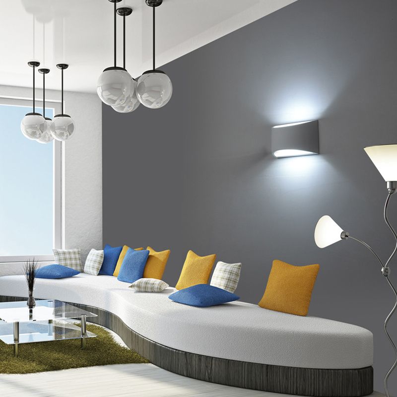 Geometrische Form Metallwandbeleuchtung moderner Stil 2 Leuchten Wandmontage Beleuchtung in Weiß