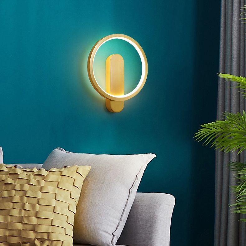 Modern Minimalist Style Wall Mounted Lighting Metal Sconce Light Fixture in Gold Finish for Bedroom