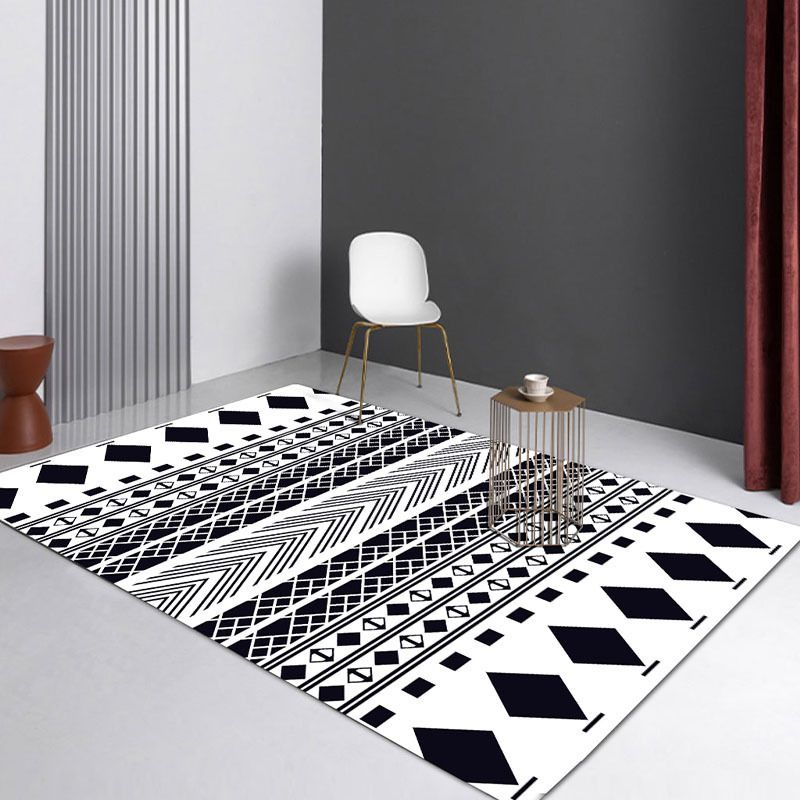 White Modern Rug Graphic Polyester Area Rug Stain Resistant Rug for Living Room