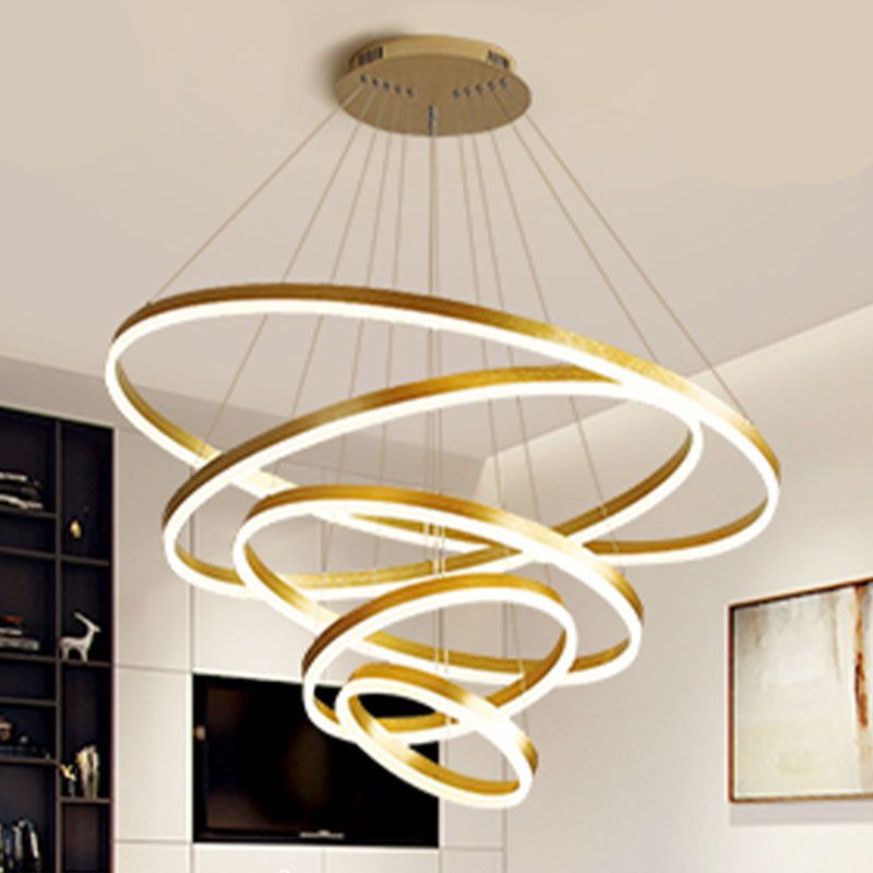 Lampada appesa a soffitto multistrato creativo con tonalità metallica per salotto