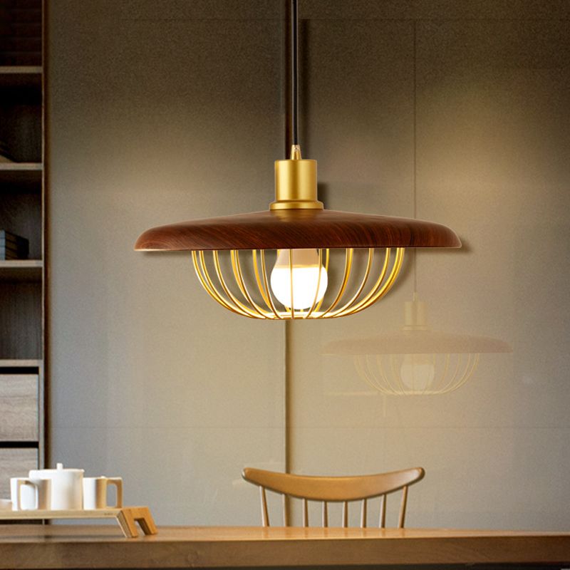 Pendre en bois de style moderne avec une lampe de suspension de bulbe simple à cage en métal doré pour le café