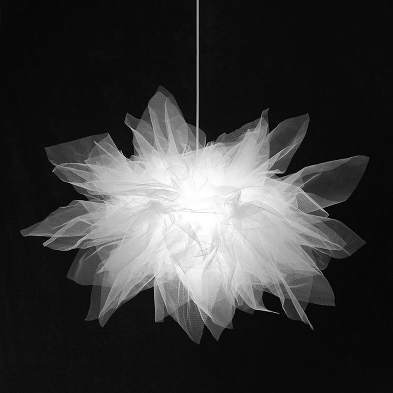 White Organza Fabric Shade Hanging Light Modern Style Single Light Creative Suspension Lamp for Garment Store
