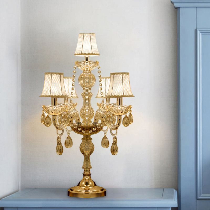 5/6 têtes Candelabra Table Light Traditional Gold Crystal Droplets Tablette de nuit avec / Sans nuance de tissu de cloche blanche