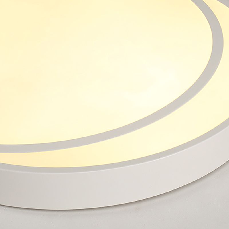 Metal Round Shape Flush Mount Light Modern 1-Light Flush Mount Ceiling Light in White