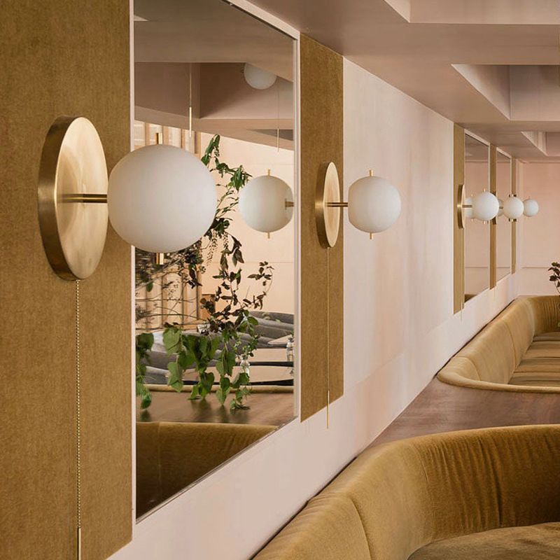 1 Light Unique Shape Wall Light Sconce Modern Metal Wall Light Fixture for Living Room