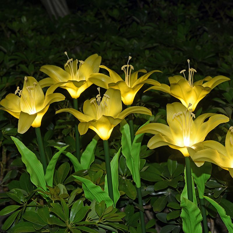 Plastic Lily Shaped LED Lawn Lighting Artistic Yellow Solar Stake Light for Backyard