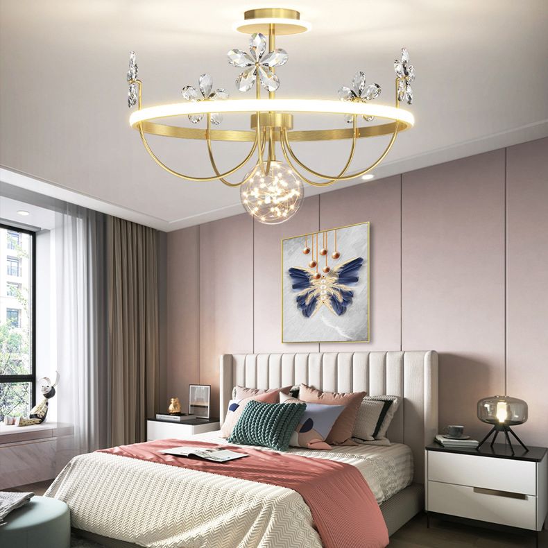 Simplicity Style Gold Circles LED Ceiling Light Crystal Petals Decorative LED Light Strings Clear Glass Globe Lighting Fixture for Bedroom