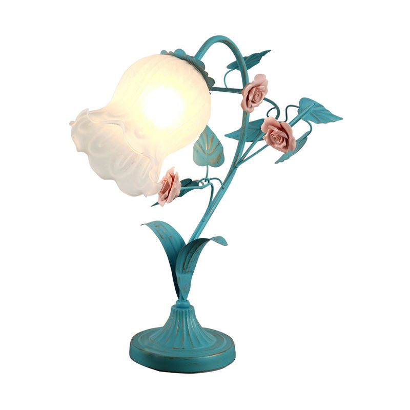 1-Bulb Night Light Pastoral Floral Grosted Milky Very Table Lampe avec bras voûté en bleu / beige