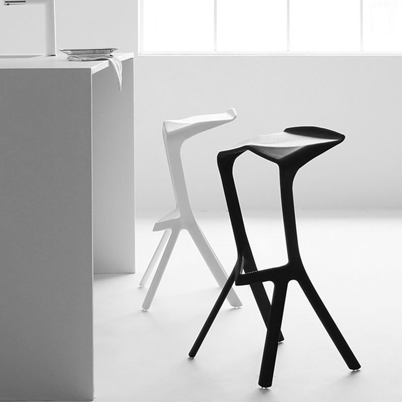 Footrest Indoor Low Back Stool Modern Plastic Stack Bar and Counter Stool