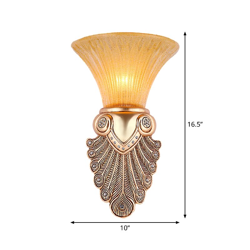 Umgekehrtes Glockenschlafzimmer Wandleuchte Lagelhaus Opal Fleuchtetglas 1-Köpfen goldene Wandleuchte mit Pfauenfeder, 10 "/13" breit