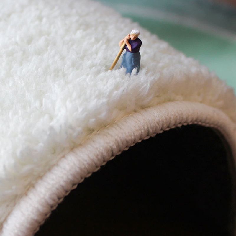 Light Grey Simple Rug Polyester Line Rug Non-Slip Backing Area Rug for Living Room