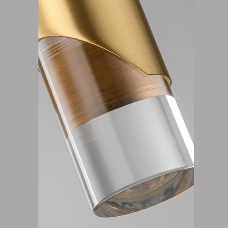 Luz colgante LED cilíndrica dorada en una moderna lámpara colgante de cobre de estilo de lujo con sombra acrílica