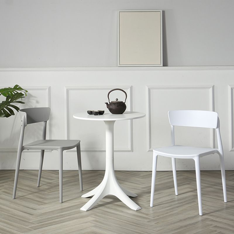 Silla sin brazos de comedor de plástico escandinavo, silla lateral con respaldo abierto
