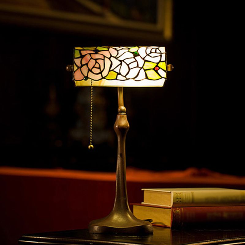 Lampada per pianoforte con motivi a rosa Vetro colorato mediterraneo Illuminazione da scrivania con catena a 1 testa rosa