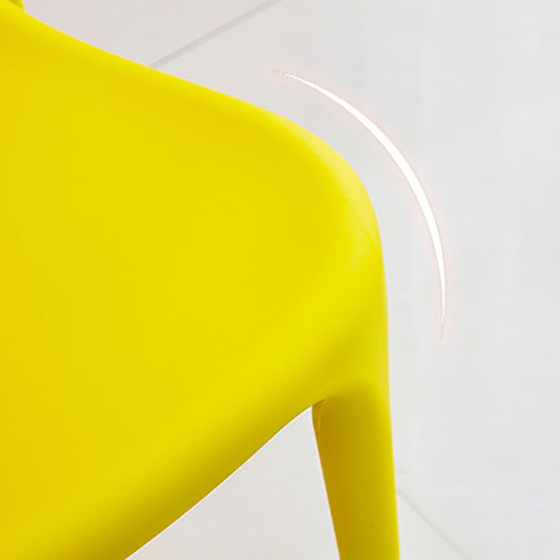 Chaise sans bras de salle à manger en plastique de style contemporain, chaises latérales de salle à manger à dos ouvert