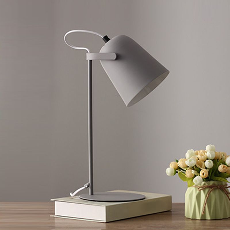 Lampe de table de chevet conique de style contemporain en métal 1 lampe de table à la lumière
