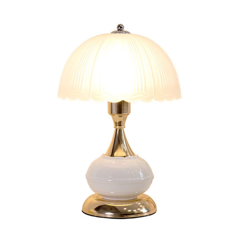 Minimalistische Kuppel Schattentischlampe Gefriertes weißes Glas 1 Kopf Wohnzimmer Nachtlicht