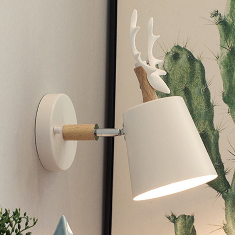 Modern Style Antlers Shape Wall Sconce Metal 1 Light Sconces for Bedroom