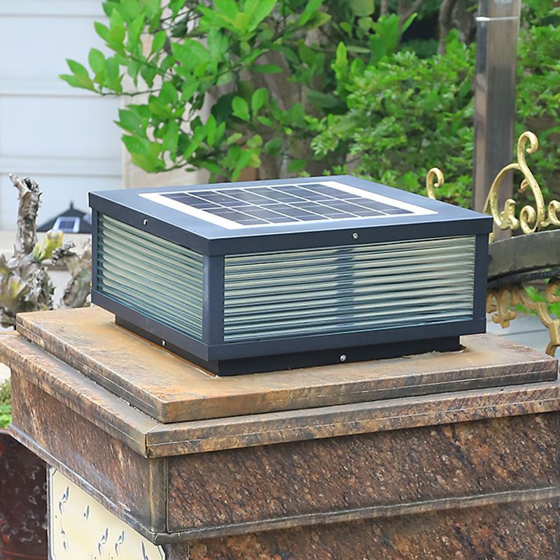 Modern Simple Aluminum Outdoor Light Square Shape Solar Energy Pillar Lamp for Outdoor