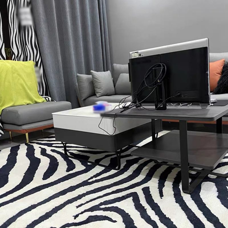 Modern Striped Pattern Carpet Polyester Area Rug Stain Resistant Indoor Rug for Home Decoration