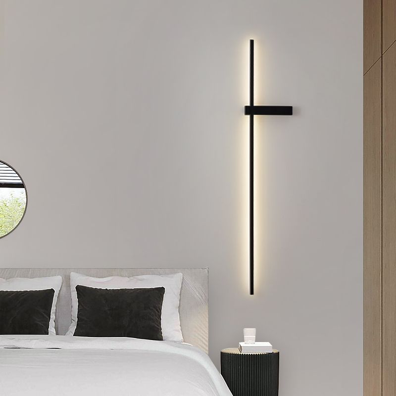 Linear Shape Metal Wall Light Modern Style 1-Light Wall Mount Light in Black