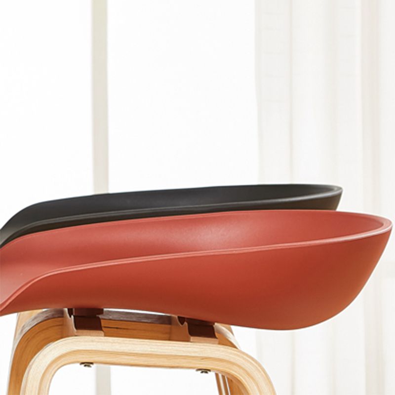 Nordic Backrest Armless Counter High Stool Plastic Cafe Bar Chair with Wooden Base
