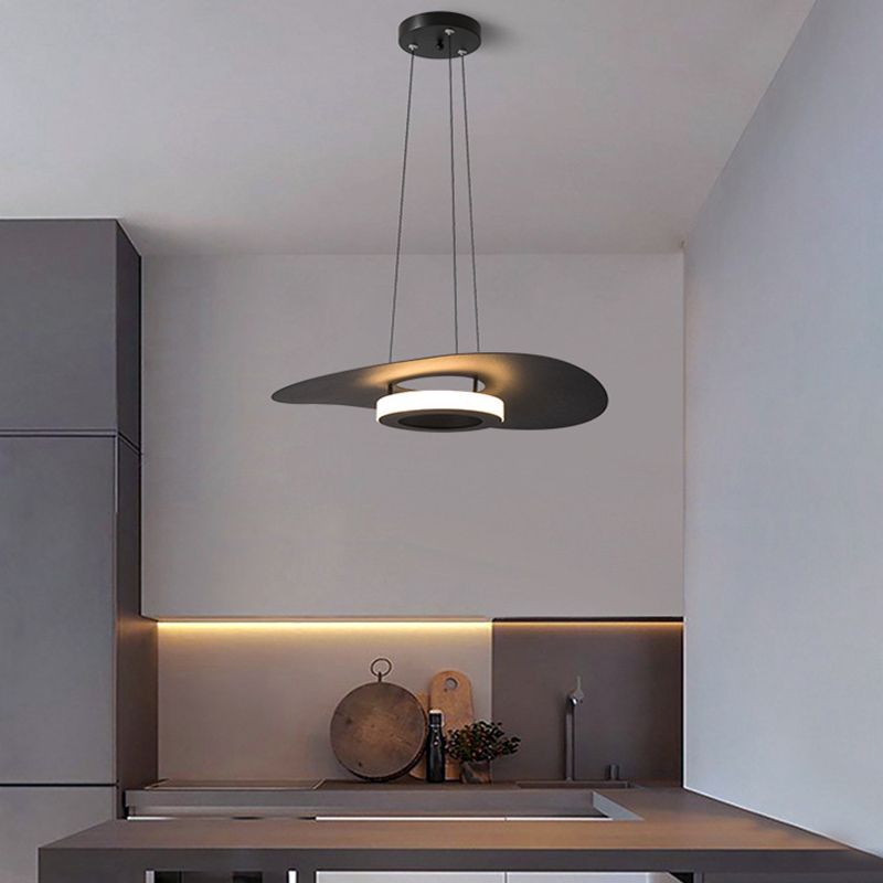 Lámpara de aluminio con lámpara LED moderna con estilo de aluminio.