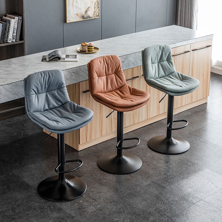 Taburete de Bar giratorio ajustable para interiores, taburete con respaldo y reposapiés, taburete para mostrador