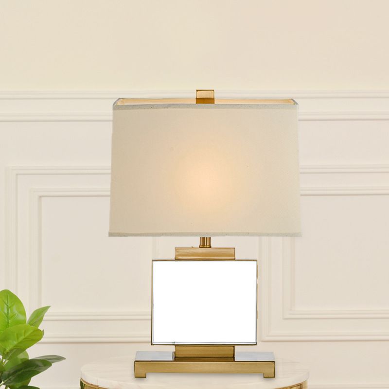 1 lampe de table de salon de tête Lumière de lecture en or moderne avec une nuance de tissu de pagode