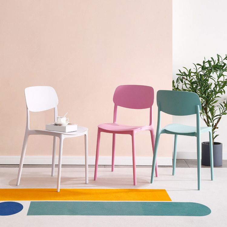 Modern Indoor-Outdoor Plastic Open Back Stackable Dining Side Chair