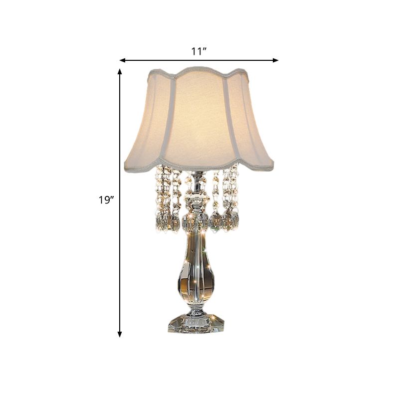 Beige/bordeaux/hemelblauw 1 lamp nachtkastje lamp traditionele heldere kristallen kralen bel/geplooide schaduw tafellicht voor slaapkamer