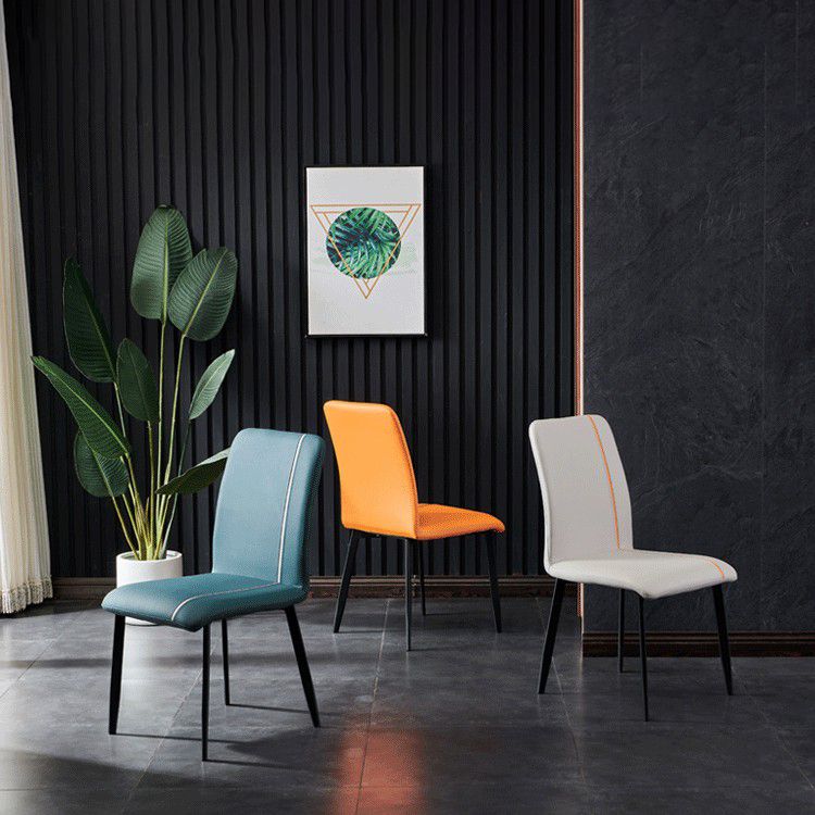 Parsons de finition mate de chaise latérale en cuir d'unité centrale d'hôtel contemporain dinant des chaises