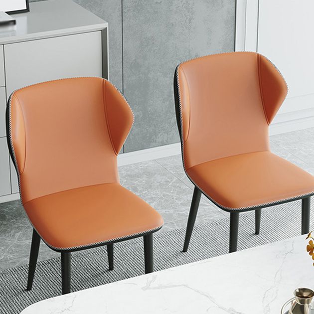 Silla auxiliar Parsons contemporánea, silla curva de cuero con acabado mate para Brasserie