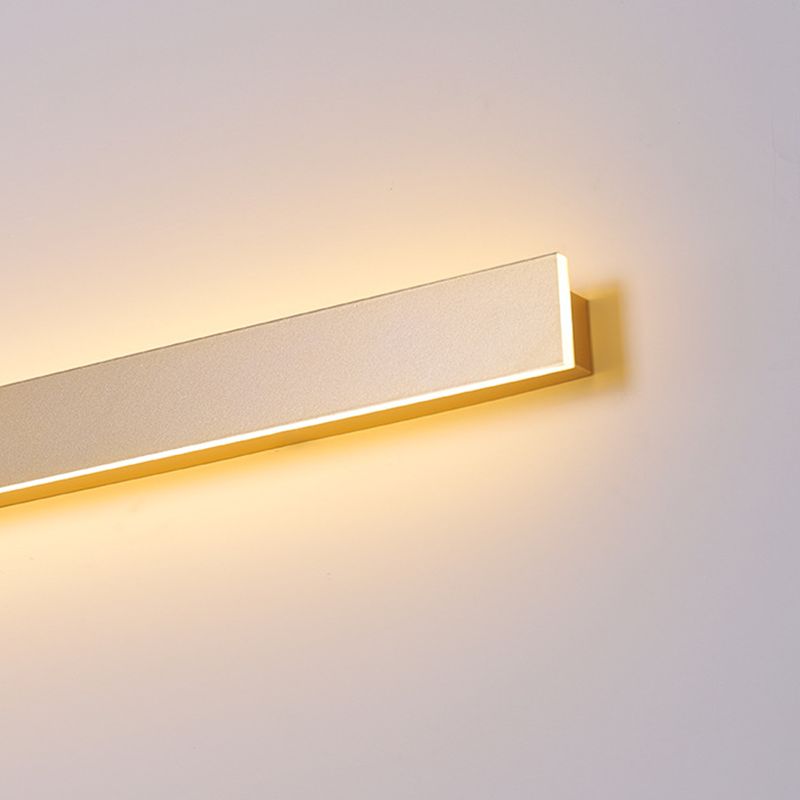 Metal Linear Shape Wall Light Modern Style 1-Light Wall Mounted Light in Gold