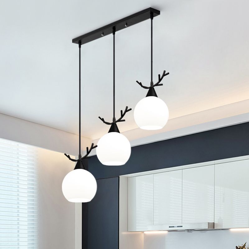 Modern Creative Creative Creative Light Lampade in ferro laccata lampada appesa con tonalità di vetro bianco