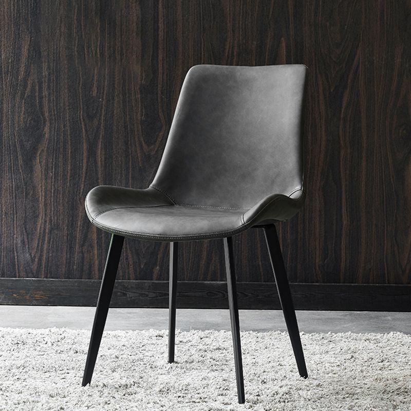Chaise de salle à manger en cuir PU de style moderne, chaise Parsons de 18 pouces de large pour un usage domestique