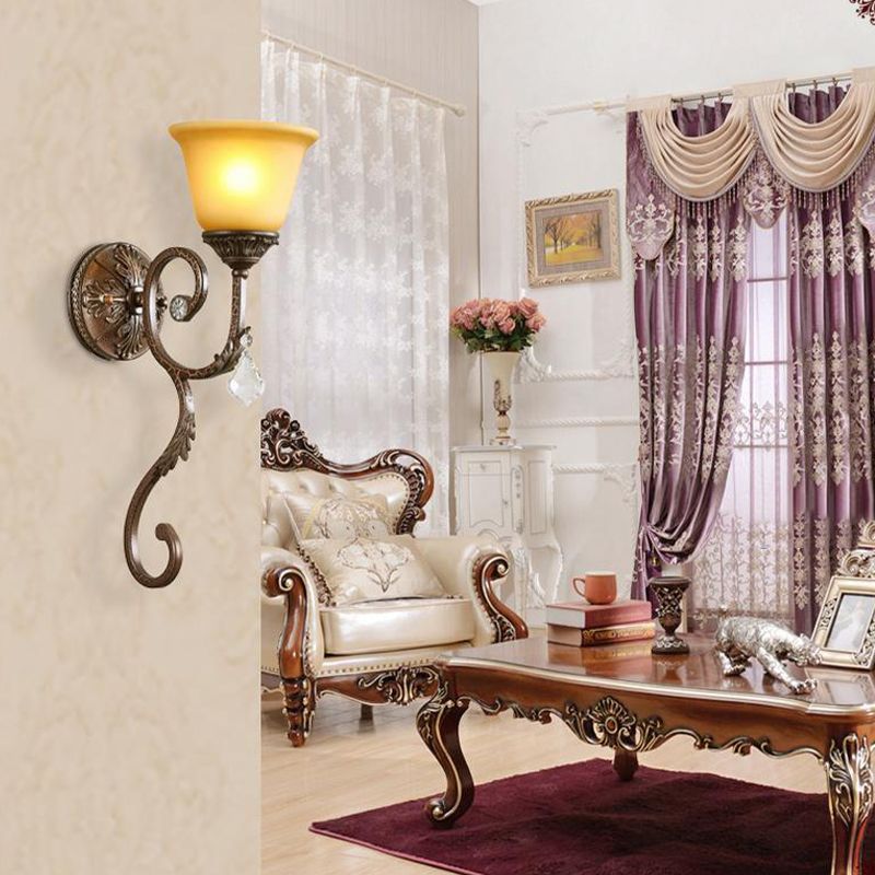 Lámpara de apliques de vidrio ámbar acampanado 1 lámpara de luz de pared de esquina ligera en bronce con brazo arremolinado