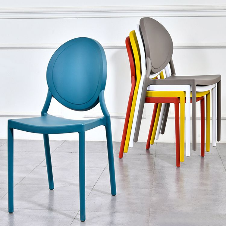 Chaise de salle à manger en plastique de style moderne, chaises latérales empilables à dossier ouvert pour la cuisine