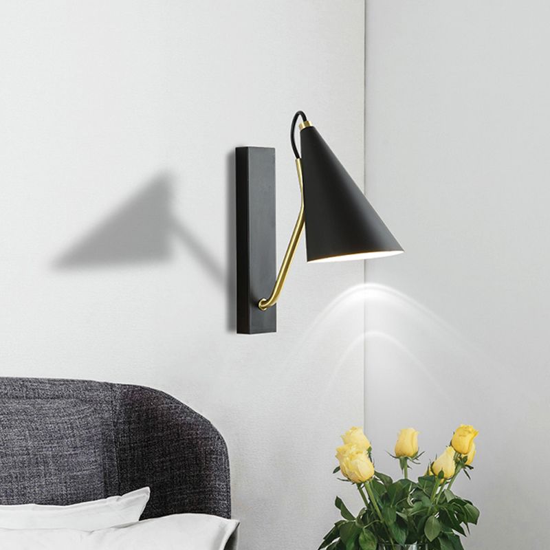 Zwart taps toelopende wandverlichting Modern 1 licht metallic wand gemonteerde lamp voor eetkamer