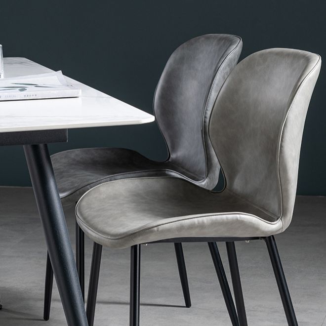 Chaise d'appoint scandinave en cuir avec finition mate et dossier à oreilles (Ensemble de 2)