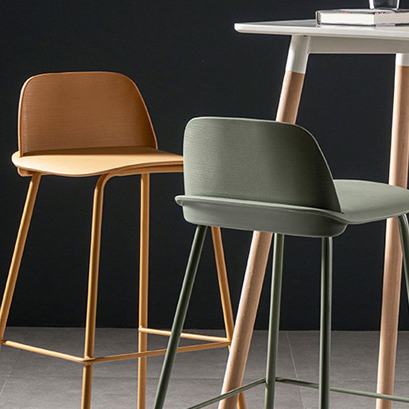 Contemporary Plastic Seats Macron Barstool Metal 4 Legs Bar Stool for Indoor Set of 2