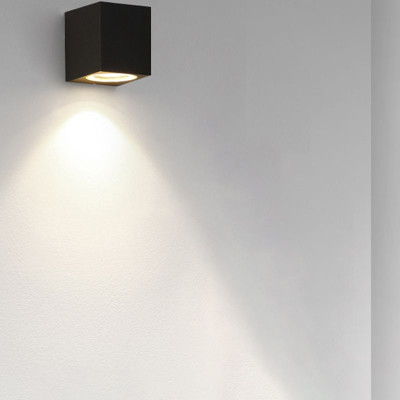 Modernism Wall Sconce Black Outdoor Sconce Light Fixture for Courtyard