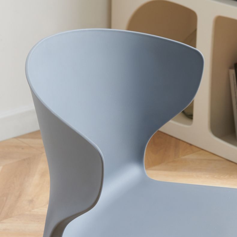Contemporary Indoor-Outdoor Plastic Dining Chair Stacking Dining Chair